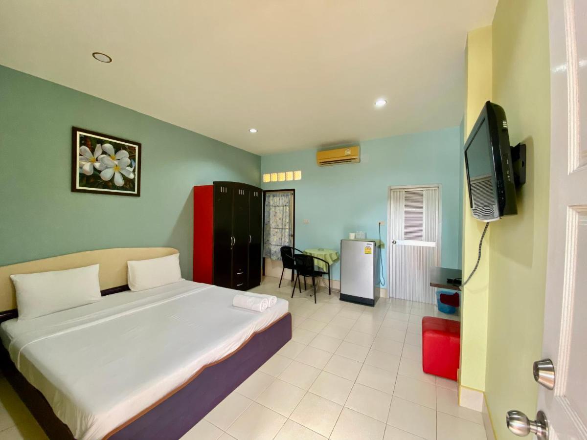 Pachumas Hotel Karon Екстер'єр фото