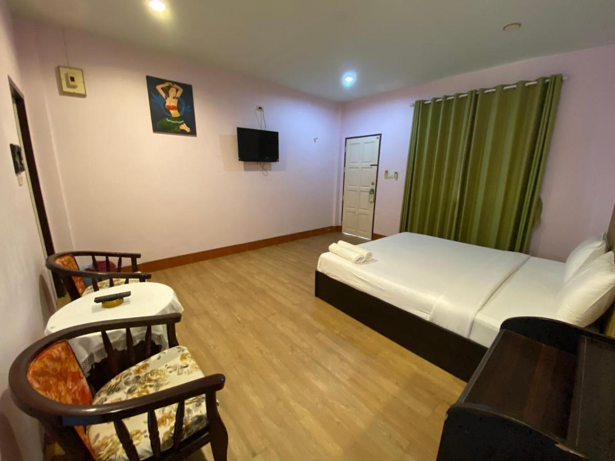 Pachumas Hotel Karon Екстер'єр фото