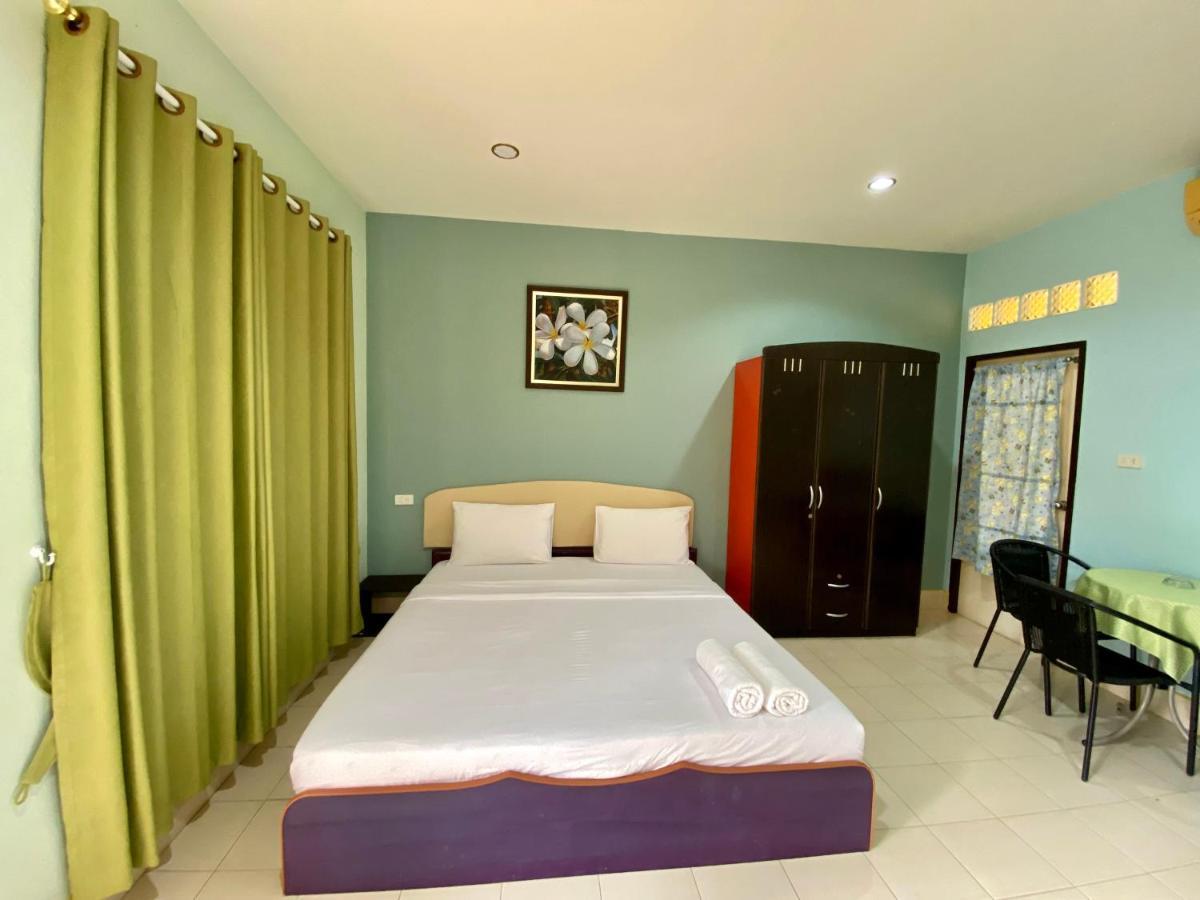Pachumas Hotel Karon Екстер'єр фото