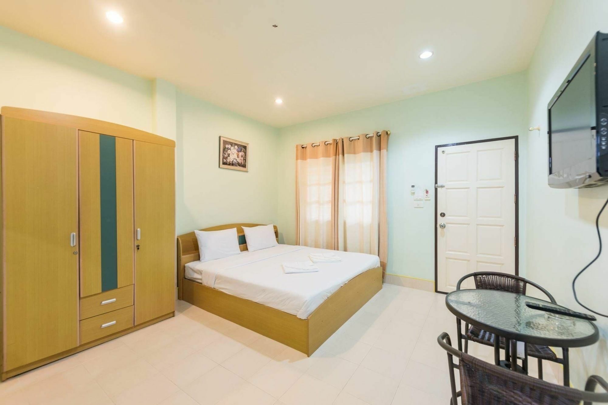 Pachumas Hotel Karon Екстер'єр фото